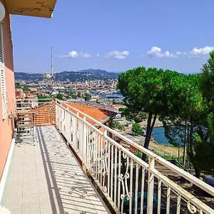 https://perla-nera-la-spezia.hotelitalianriviera.com